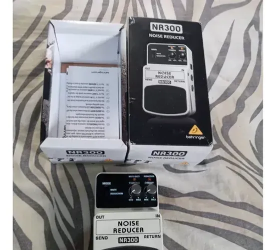 Pedal Noice Reducer NR300 Behringer (manual e caixa)