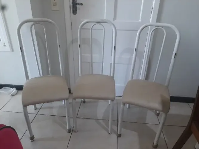 3 cadeiras por 150,00