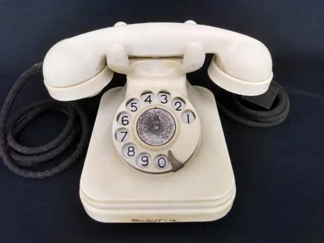 Telefone Standard Electric Antigo de Baquelite Branco