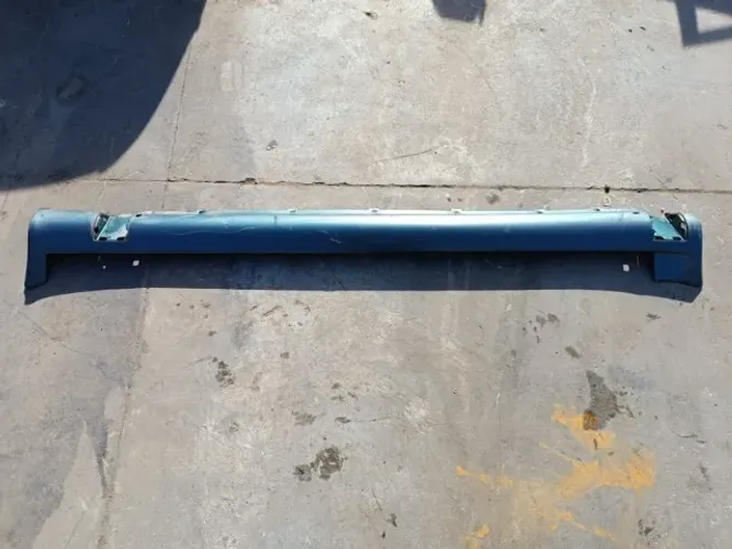 Saia spoiler lado direito VW Santana 92-97
