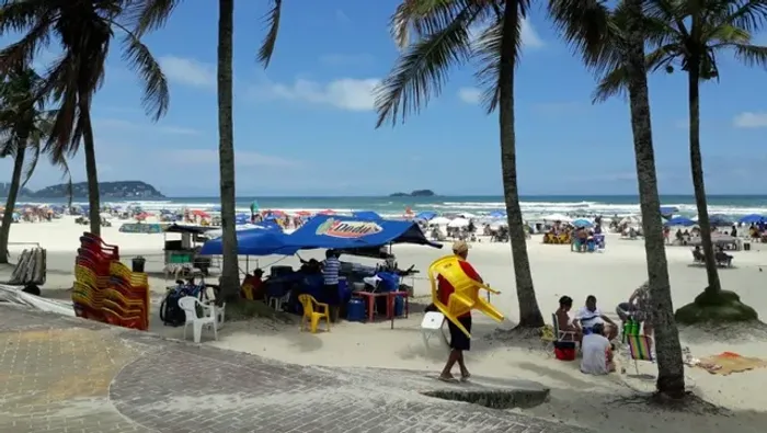 Apartamento na praia da Enseada Guarujá