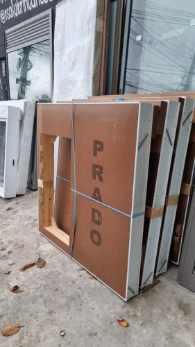 Janela com persiana