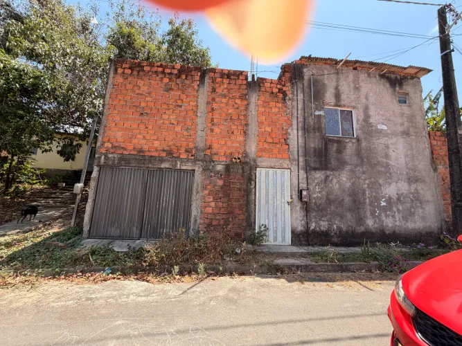 Casa a venda- em forma de kitnet