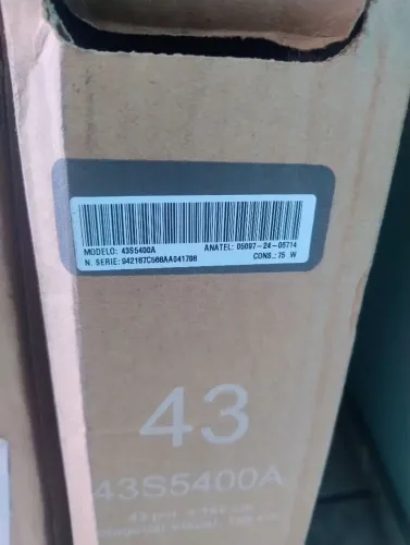 Tv TCL 43 polegadas nova com a tela quebrada ao transportar 