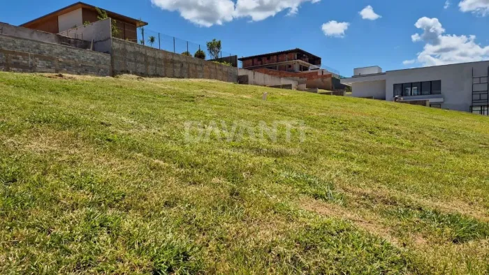 Terreno à venda no Condomínio Entre Verdes em Campinas na Davanti Imóveis.