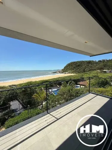 Casa Frente Mar em Condomínio Fechado Estaleiro