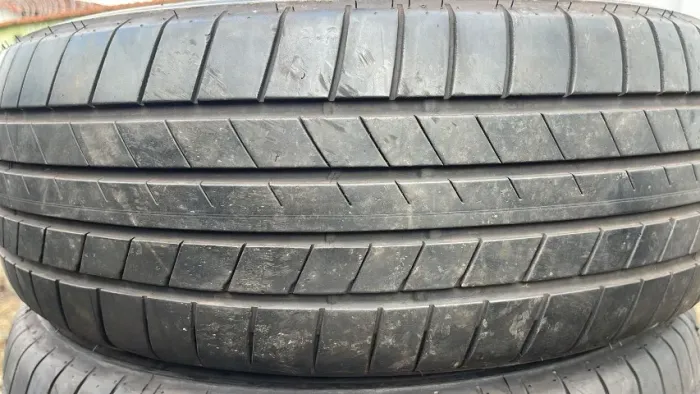 Pneu 225/55/18 70 % Vida util.