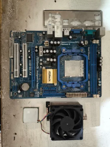 Kit PC: AMD FX-8320 + ASRock N68-S3 FX (precisa reparo) + R7-240 2GB + DDR3 3gb