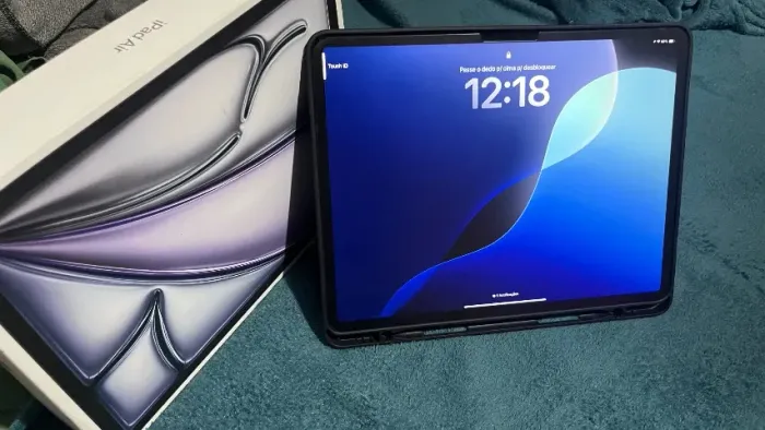 iPad Air 13 polegada M2 128GB - Completo, com garantia até Outubro!