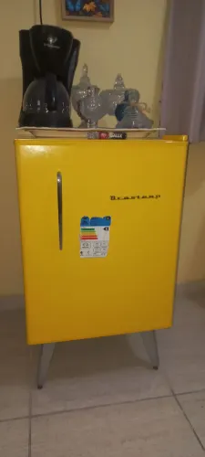 Frigobar retro novíssimo "Aceito propostas" 