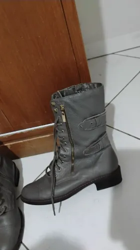 Bota feminina coturno cinza