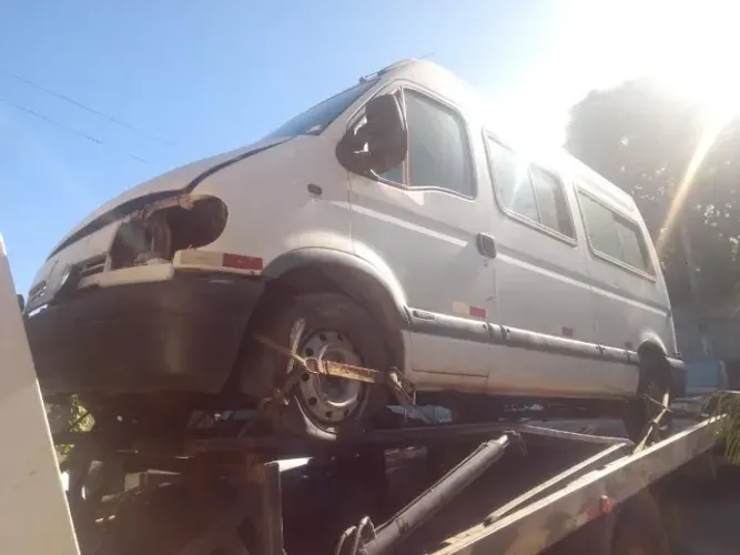 Carcaça ou casco van master 2005 motor home ou trailer