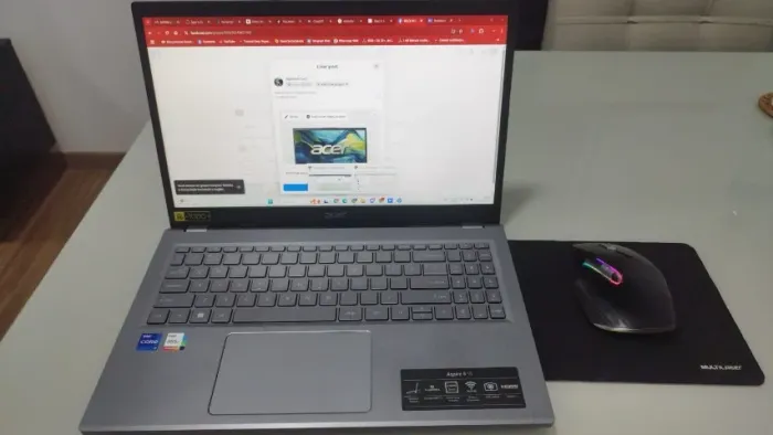Notebook Acer Aspire 5 15 A515-58MT-70H4 Intel Core i7 1355U Tela Touch Full HD 15.6" / 32
