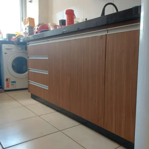 Armário de Cozinha Amadeirado