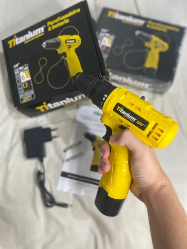 Parafusadeira e Furadeira Titanium 12V