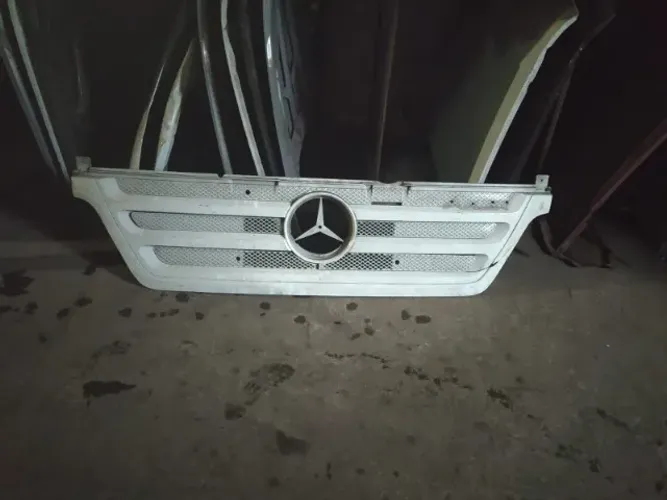 Grade Mercedes Mb Axor ate 2011 com detalhe