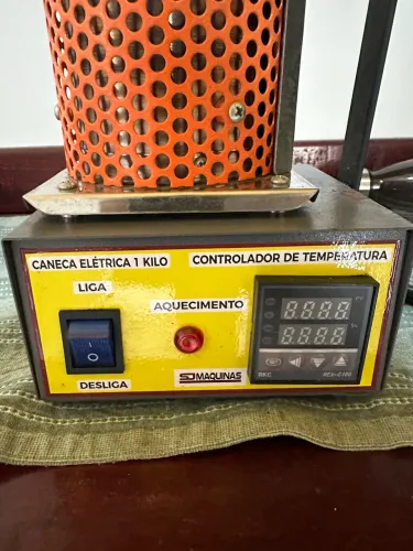 Caneca de fundição ouro / prata / latão - USADA, em bom estado