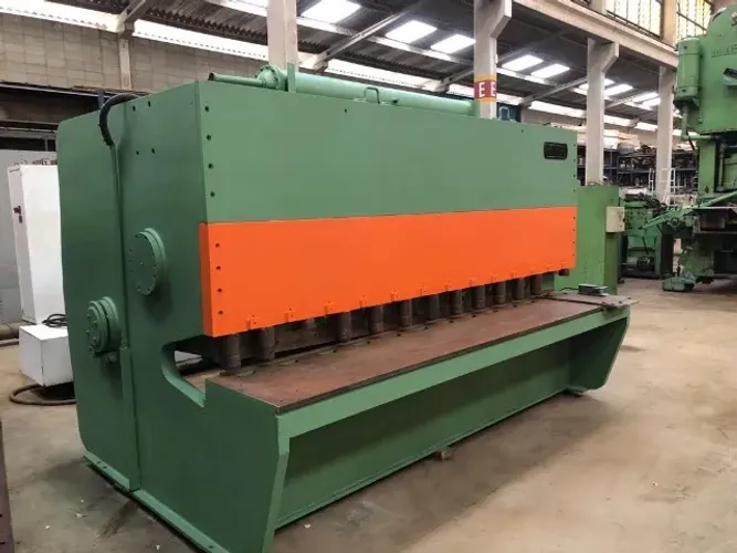 Guilhotina Hidráulica Rio Negro - 3.050mm x 3/4? (Usada)