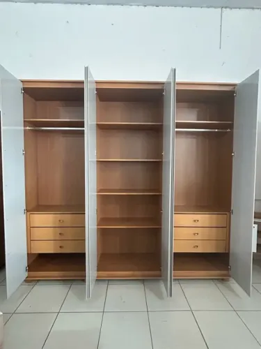 Guarda roupa 6 portas de abrir com amortecimento ao fechar, 2.70 mt peça unica de mostruar