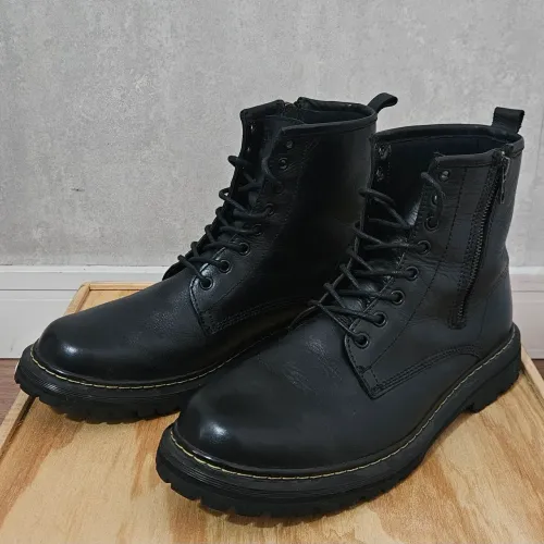 coturno dr martens