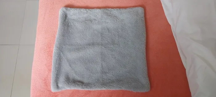 Capa de almofada pelúcia 45 x 45 cm