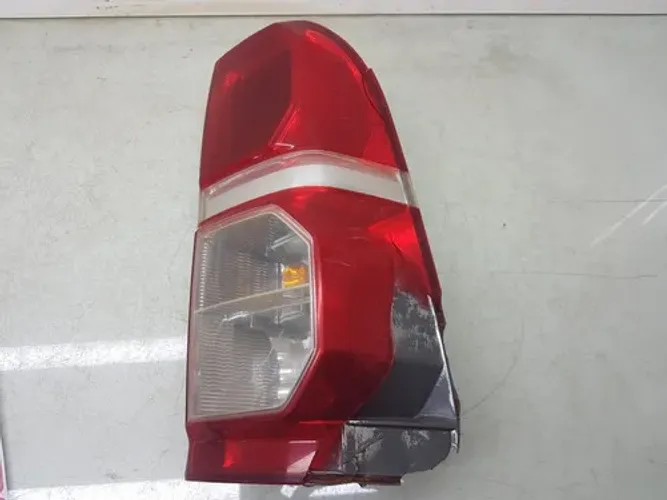 Lanterna Direita  Hilux 2015 C/avaria