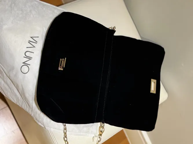 Bolsa Via Uno de Ombro Preta