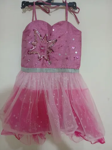 Vestido de Princesa Rosa com Paetês