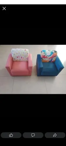 Vendo sofazinho infantil 100 reais cada