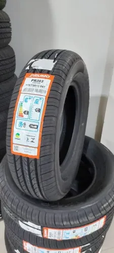 Pneu aro 13 novo ( 175/70 R13 ou 165/70 R13 ) 