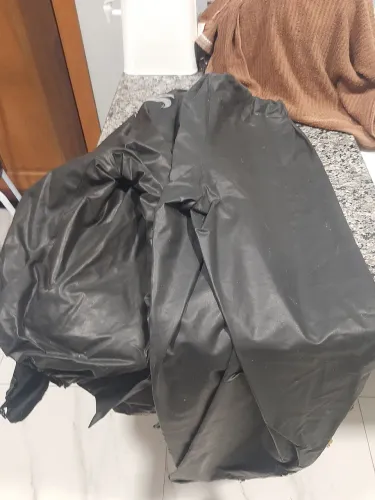 Calça e casaco de chuva