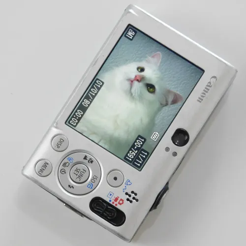 Câmera Canon IXY 20 is