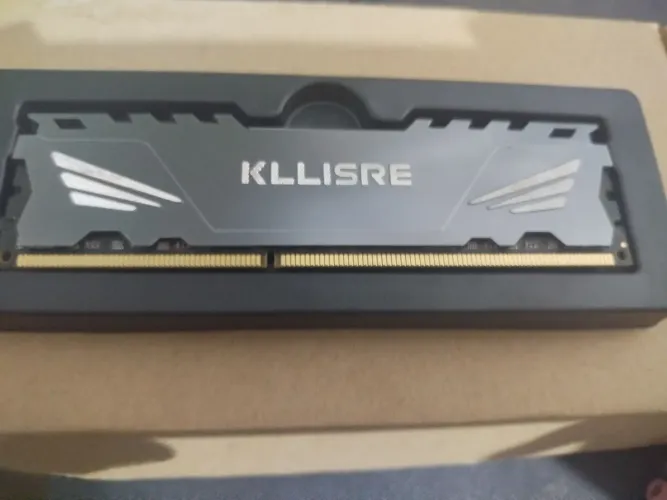 2x memorias ram de 8gb cada somando 16 gb