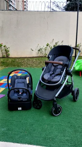 Carrinho de bebê+ Bebê conforto