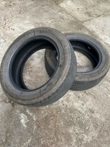 Pneu 235/55R18 (par)