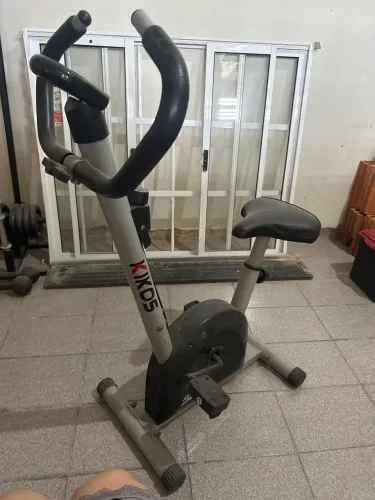 Vende-se bicicleta ergométrica Kiko