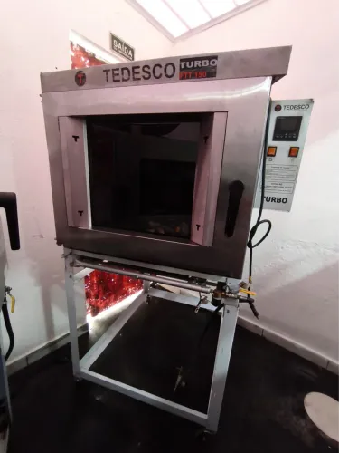 FORNO TURBO INDUSTRIAL TEDESCO FTT-150G - A GÁS - 5 ESTEIRAS
