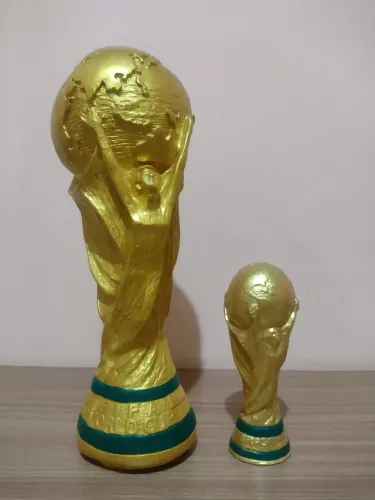 Réplica Taça da Copa do Mundo em tamanho real
