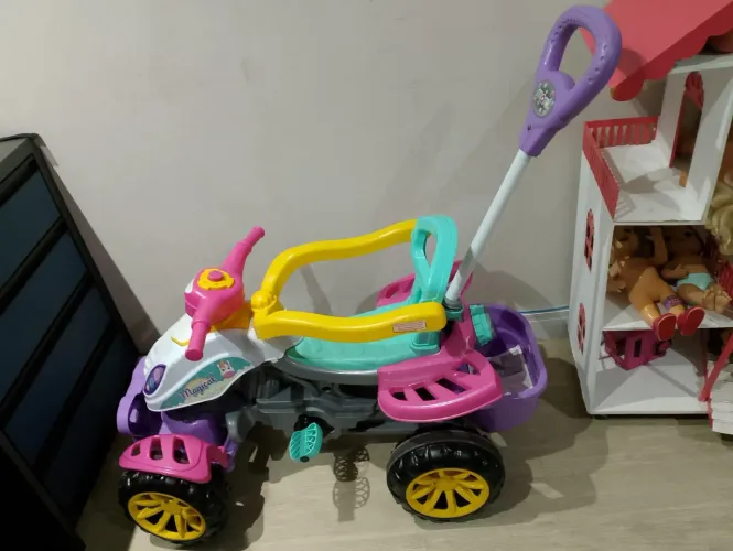Quadriciclo infantil.
