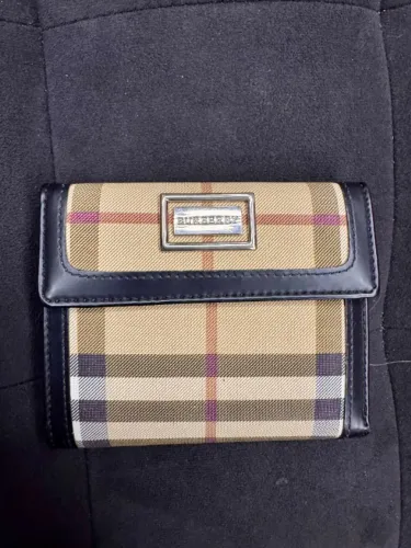Carteira Burberry of London - Clássico Xadrez Burberry - Elegante e Sofisticada
