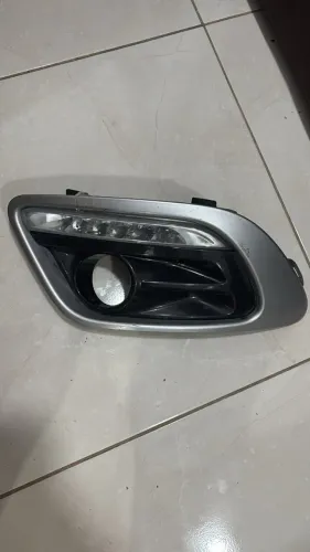 Moldura farol auxiliar Fluence 2016 a 2018 com luz LDR (direito e esquerdo)
