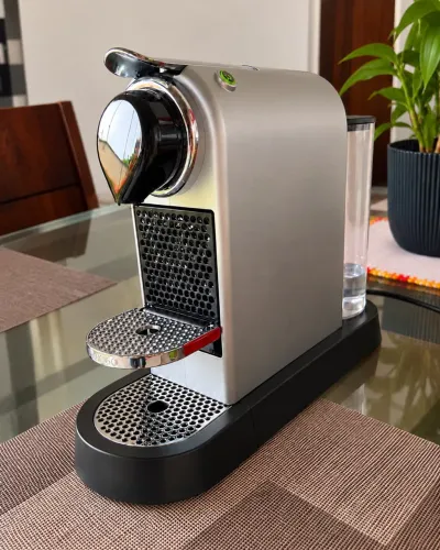 Cafeteira Nespresso CitiZ Prata + 230 cápsulas L?OR