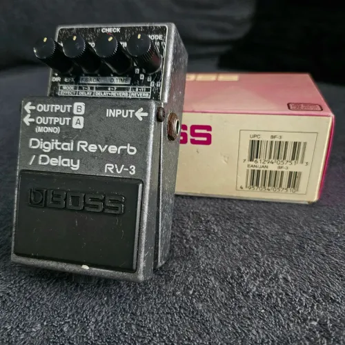 Pedal BOSS RV-3 reverb/delay até 12x 
