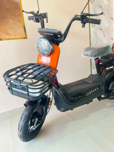 Scooter elétrica UFO F02