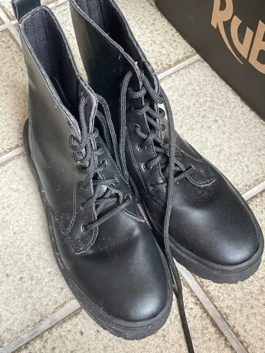 Bota preta