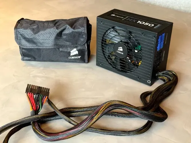 Fonte Corsair HX1050 High Performance - 1050W - 80 Plus Gold - Semi-Modular