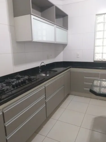 Apartamento para locação Santa Mônica 3 quartos sendo 1 suíte