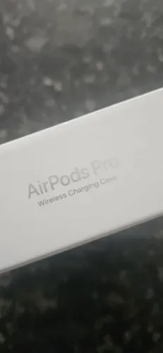 Airpods pro com wireless charging case
