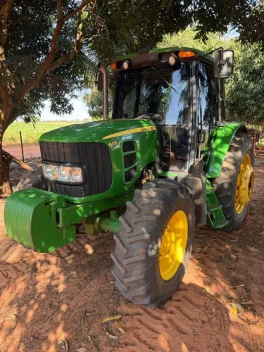Trator John Deere 6125J - Único Dono - 4.000 Horas
