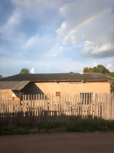 Vende-se ou Aluga Imóvel no Bairro Montanhes